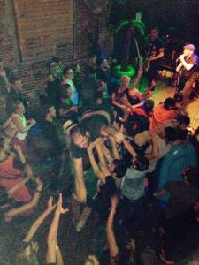 64360_573424206122205_1789105831300583495_n